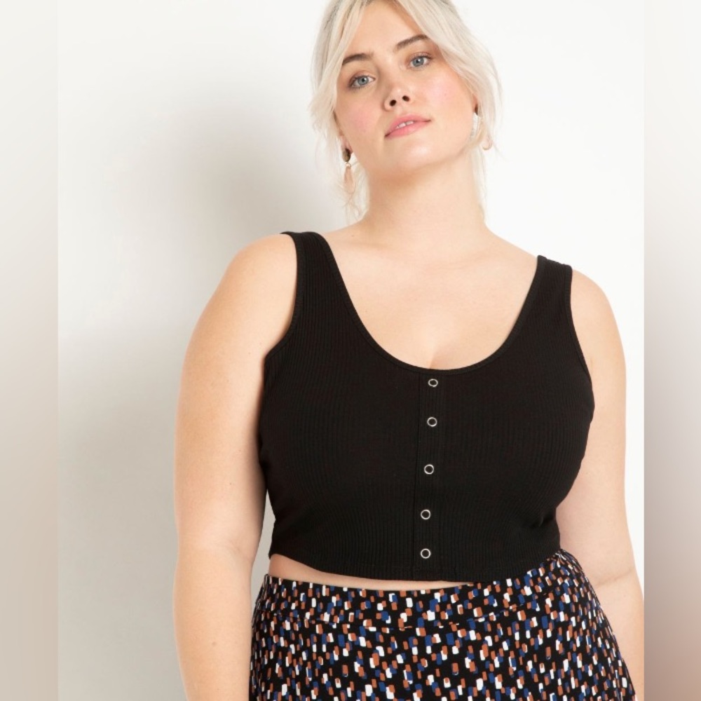 Black Crop Tank with Buttons Plus size 18/20